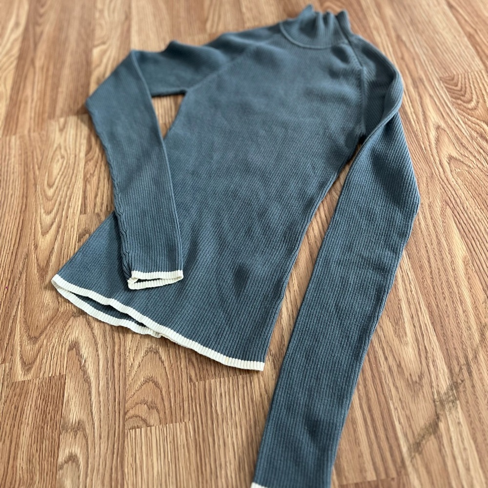 VTG 70s XS/S French blue turtleneck w/ side zip cream stripe no label